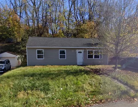 422 W Carter Dr, North Versailles, PA 15137