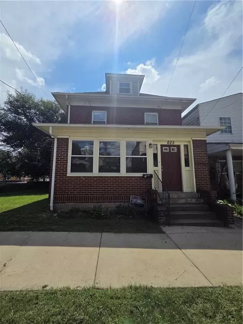625 2nd St, Pitcairn, PA 15140