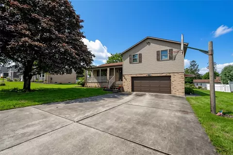 105 Laurlis Ln, Johnstown, PA 15904