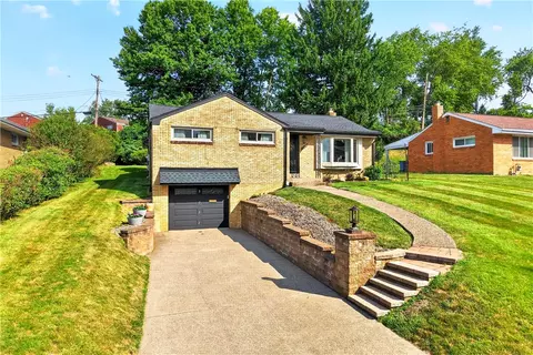 5032 Azalea Dr, Pittsburgh, PA 15236