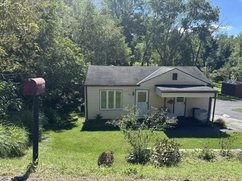 226 Waterman Rd, Clairton, PA 15025