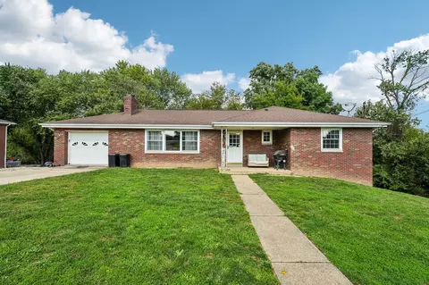 228 Walnut, Houston, PA 15342