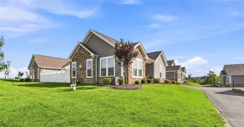 125 Village #4B, Finleyville, PA 15332