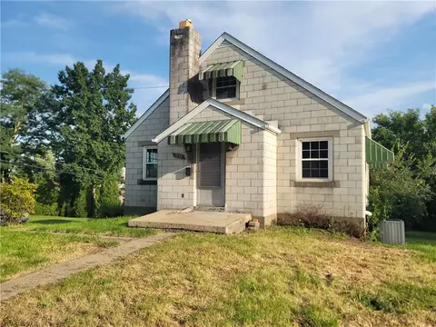 2634 Chambers St, New Kensington, PA 15068