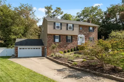 224 Lakeside Dr, Mckees Rocks, PA 15136