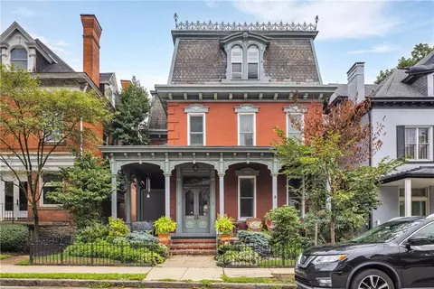 6016 Walnut St, Pittsburgh, PA 15206