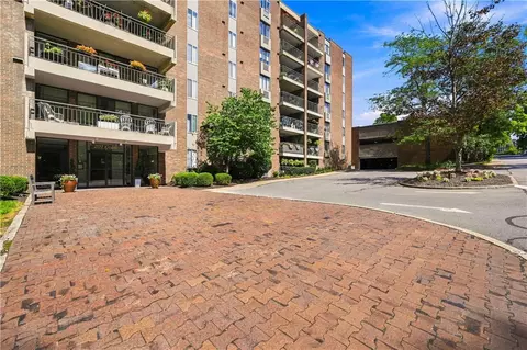 201 Grant St #508, Sewickley, PA 15143