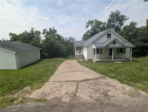 329 Barnard Rd, Fredericktown, PA 15333