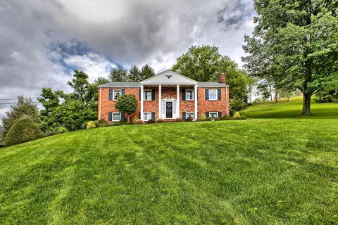 313 Patterson Ln, Belle Vernon, PA 15012
