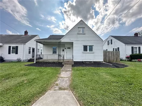 606 S 5th St, Youngwood, PA 15697