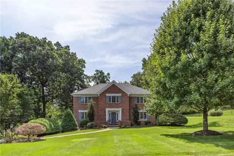 103 Shag Bark Ln, Venetia, PA 15367