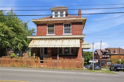 1300 Pine Hollow Rd, Mckees Rocks, PA 15136