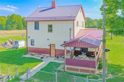 4217 Hillsville Rd, Pulaski, PA 16143