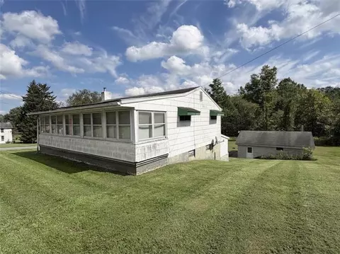 3031 W Crawford Ave, Connellsville, PA 15425