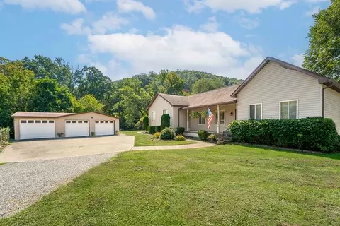 104 Dunkard Ave, Mount Morris, PA 15349