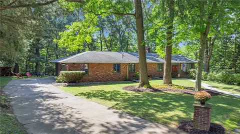 261 Geneva Dr, Aliquippa, PA 15001