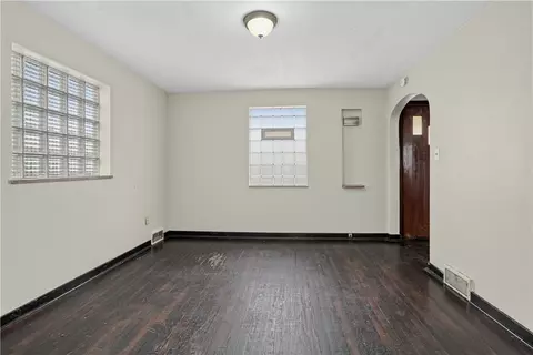 Living - 1180 Ridge Ave, Braddock, PA 15104 photo 8 of 9
