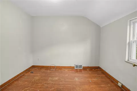Bedroom - 1180 Ridge Ave, Braddock, PA 15104 photo 6 of 10