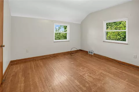 Bedroom - 1180 Ridge Ave, Braddock, PA 15104 photo 4 of 10