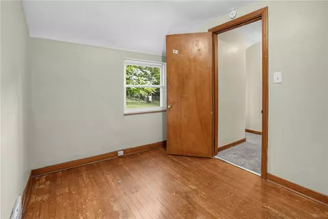 Bedroom - 1180 Ridge Ave, Braddock, PA 15104 photo 5 of 10