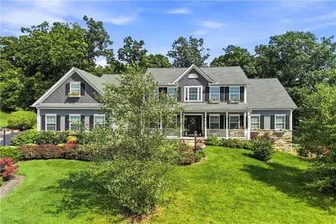 1038 Blackberry Dr, Sewickley, PA 15143