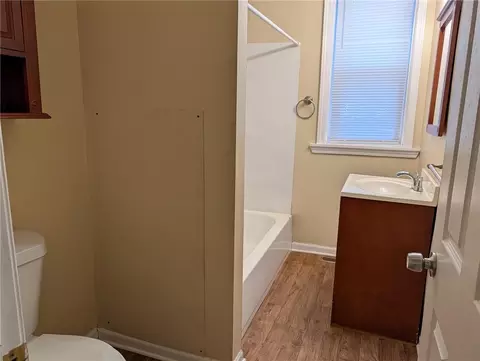 Bath - 123 Grant Ave, Pittsburgh, PA 15209 photo 1 of 2
