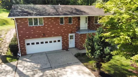 350 Country Club Rd, Washington, PA 15301