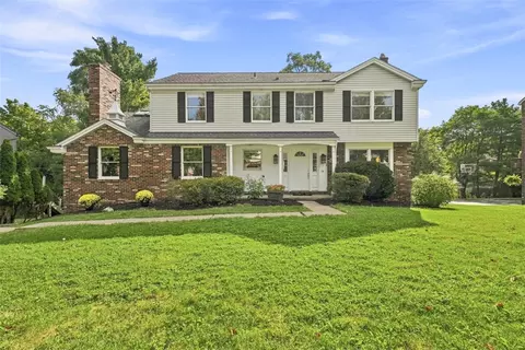 112 Marshall Dr, Pittsburgh, PA 15228