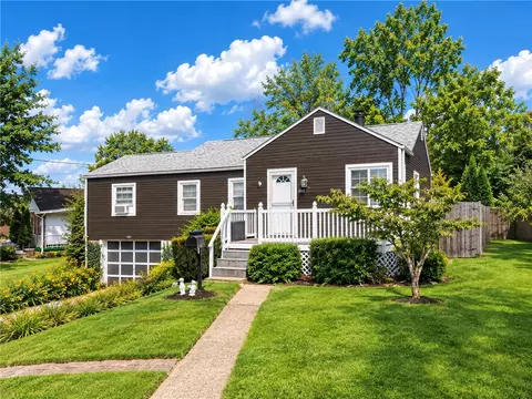 1004 Sunset Blvd, Ellwood City, PA 16117