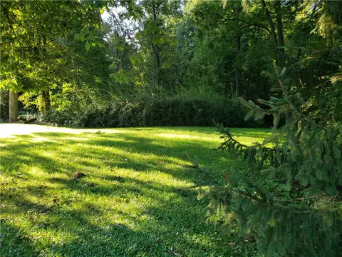 308 Westbrook Dr, Butler, PA 16001