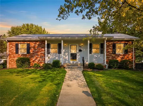 810 15th Ave, Beaver Falls, PA 15010