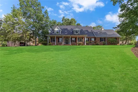 139 Radcliff, Aliquippa, PA 15001