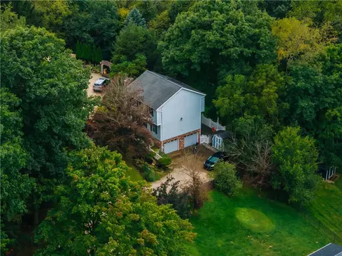 4 12 Barrington Dr, Pittsburgh, PA 15209