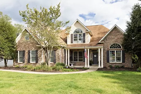 102 Brickbarn Ct, Oakdale, PA 15071