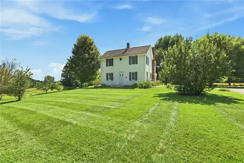 1229 Mohawk School Rd, Edinburg, PA 16116