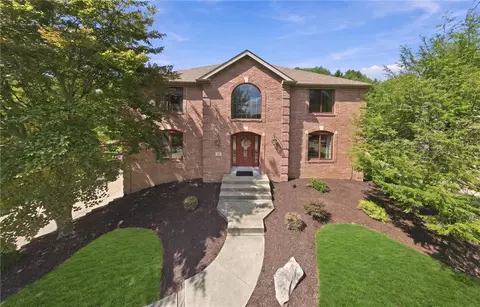 221 William Dr, Canonsburg, PA 15317