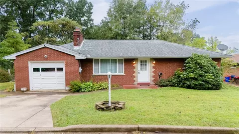 1124 High St, Jeannette, PA 15644