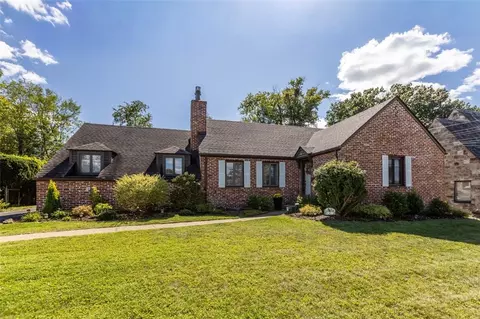 4 W Club Dr, Pittsburgh, PA 15236