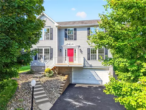 1811 Pioneer Dr, Franklin Park, PA 15143
