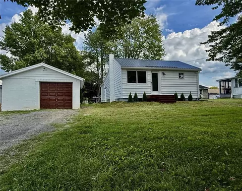 323 Butler Ave, Ellwood City, PA 16117