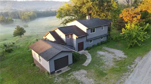 340 Fords Hill Rd, Grindstone, PA 15442