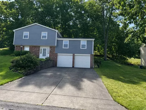 171 Oakdale Dr, Zelienople, PA 16063