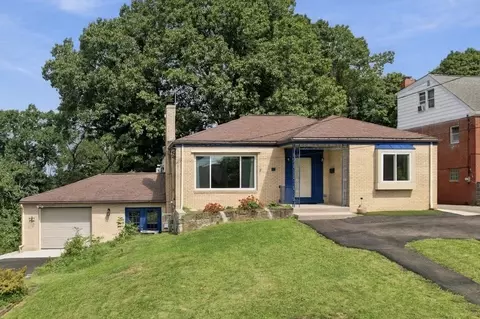 18 Solar Dr, Ambridge, PA 15003