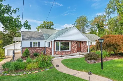 5374 Sardis Rd, Murrysville, PA 15668