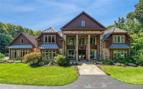 2323 S Ridge Dr, Hidden Valley, PA 15502