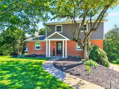49 Norfolk Dr, Coraopolis, PA 15108