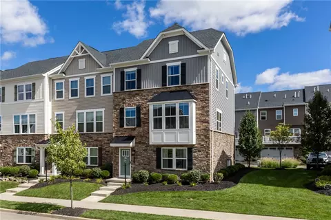 529 Captain Lee Boss Way, Cranberry Township, PA 16066