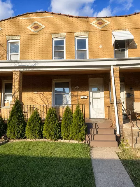 906 Broadway Ave, Mckees Rocks, PA 15136