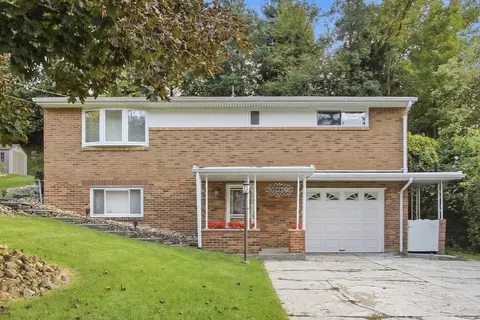 112 Cool Springs Rd, White Oak, PA 15131