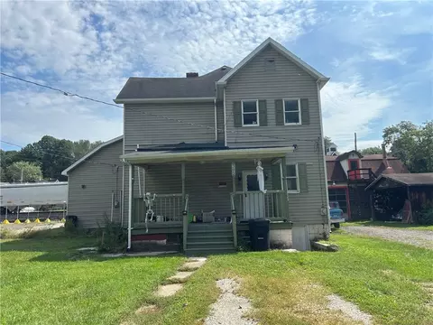 305 1st St, Sutersville, PA 15083